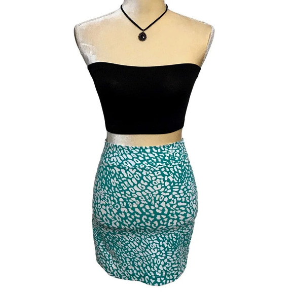 Moda International by Victoria's Secret NWT Mini Skirt Women Various - Picture 1 of 8
